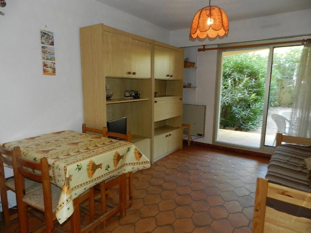 BO060-D07 Appartement 2 pièces cabine 6 couchages BORMES LES MIMOSAS - 3