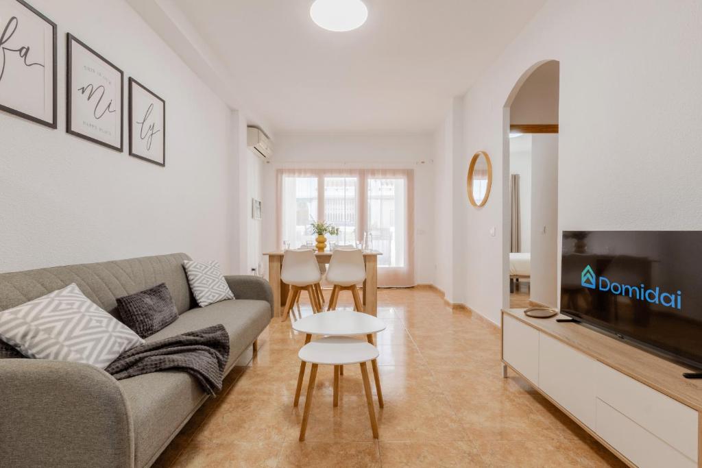 Sunny Beach Apartment in Santa Pola Minimum 11 nights - 4
