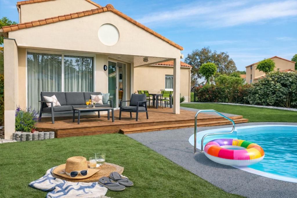 superbe villa residence oasis park - 8 personnes - piscine chauffee - 1