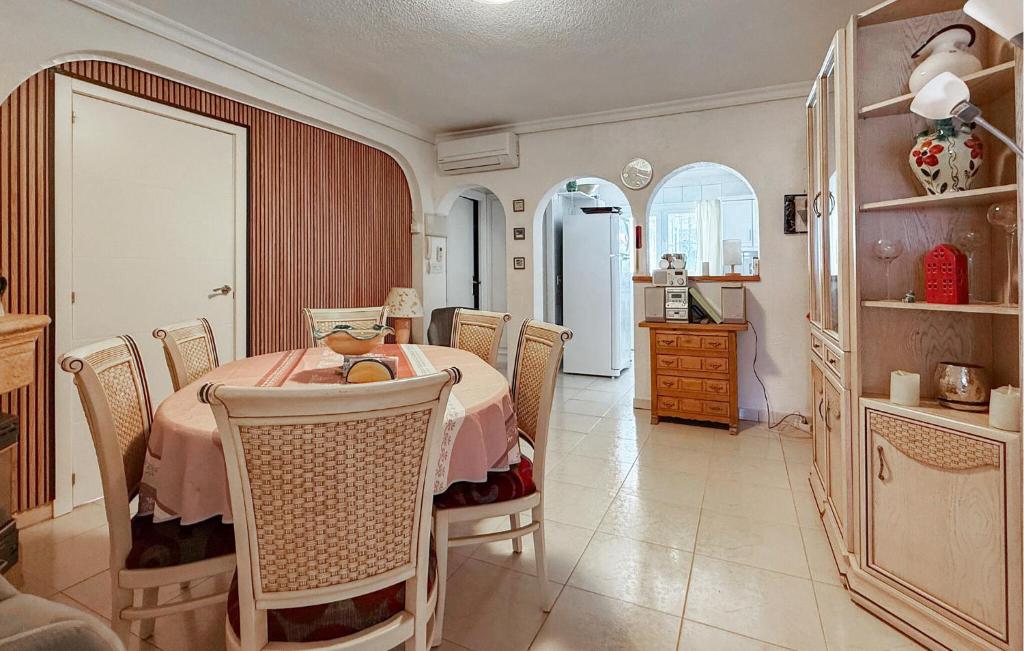 2 Bedroom Stunning Home In Torrevieja - 5