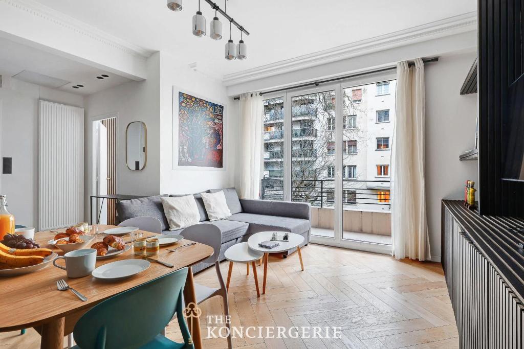 Appartement de prestige avec balcon - Paris 16e - 1