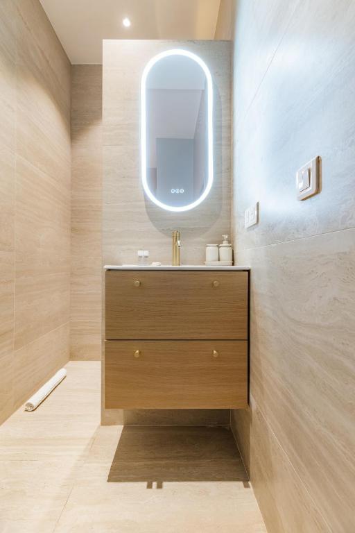 Elegant 3-room air-conditioned apartment in the heart of Paris 10 - 4