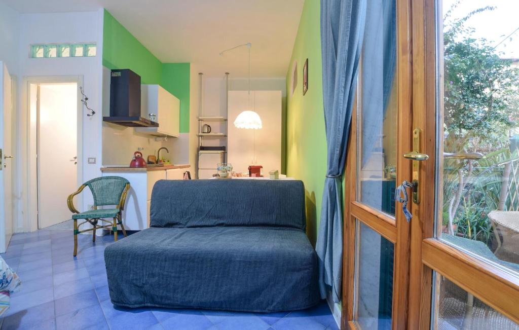 Stunning Apartment In Viareggio With Wifi - 3