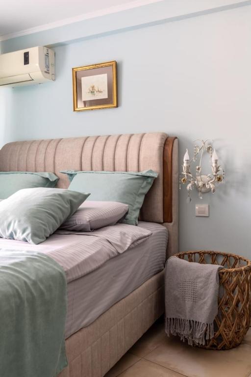 Center Blue & Green - 3