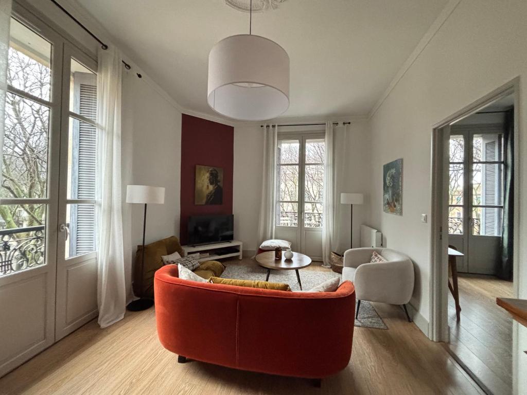Nimes , appartement rénové dans immeuble classé. - 1