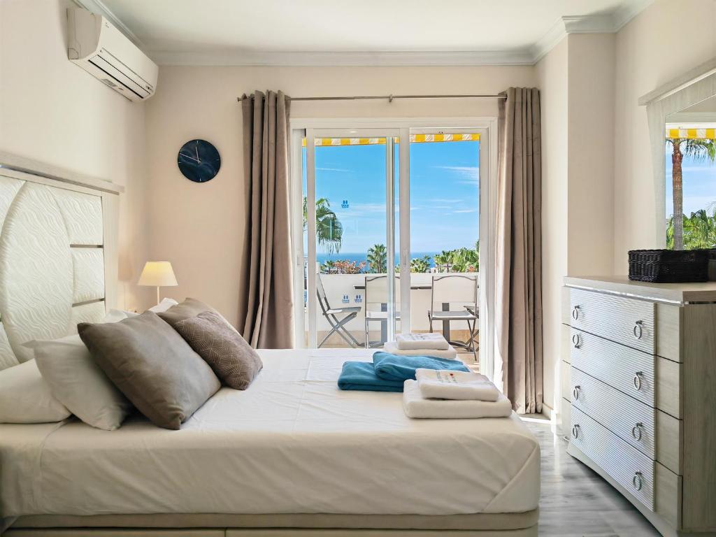 Stylish penthouse with sea view to beach - 3