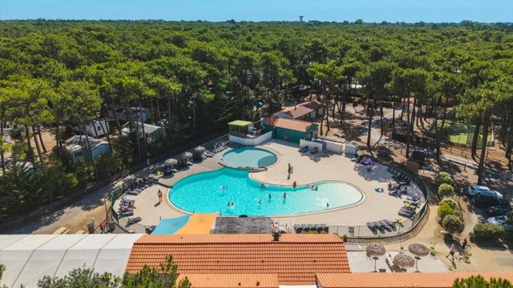 ZEcamping 3 sous les Pins - Accès direct Plage - MH TV Plancha - 1