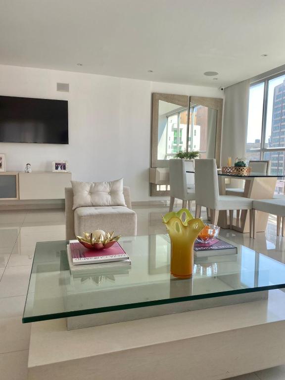 Apartamento en Riomar a pocas cuadras CC Buenavista - 1