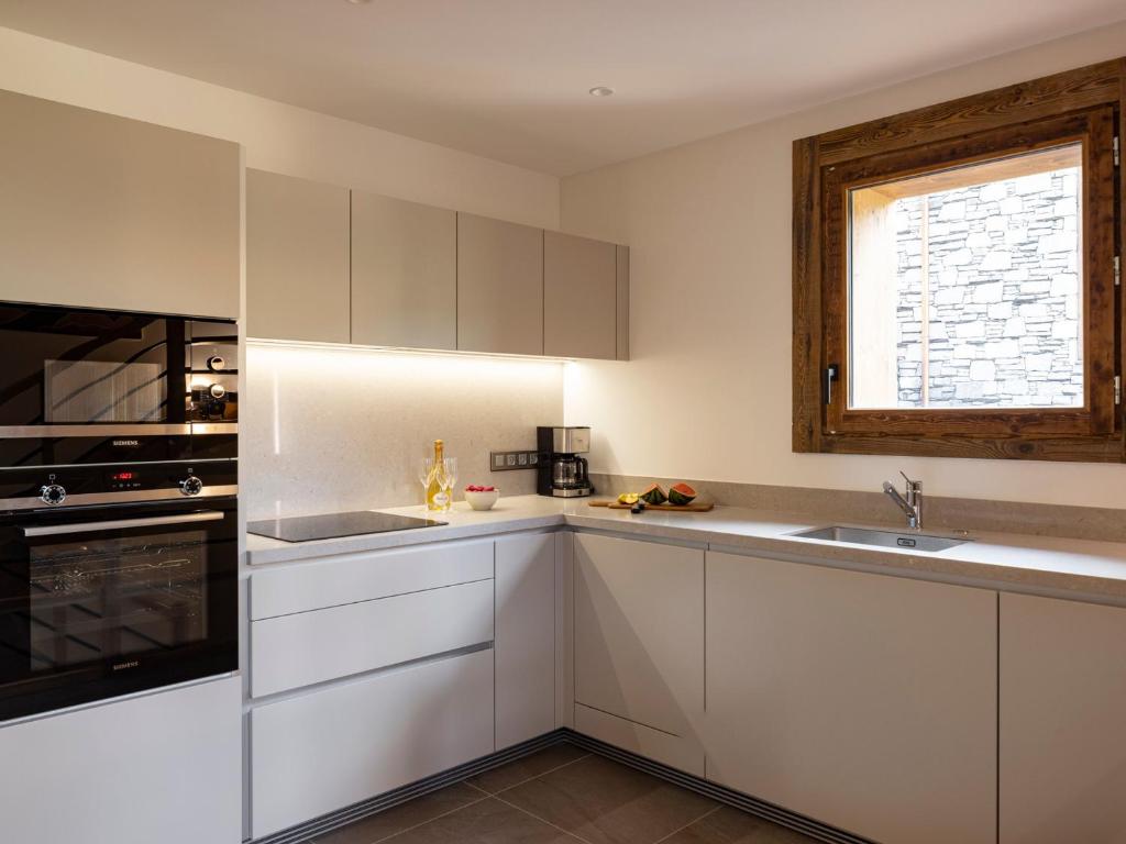 Chalet luxueux sur les pistes, sauna, parking inclus - FR-1-344-1219 - 3