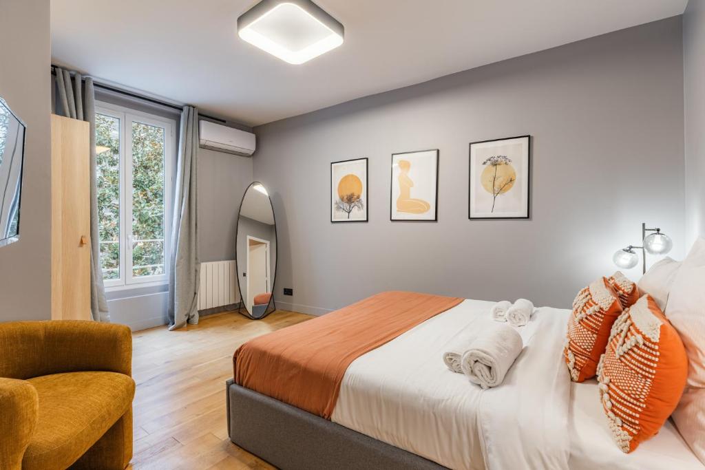 Exceptional triplex with 6 bedrooms & air conditioning - 5