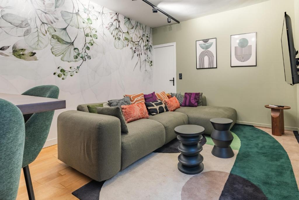 Exceptional triplex with 6 bedrooms & air conditioning - 1