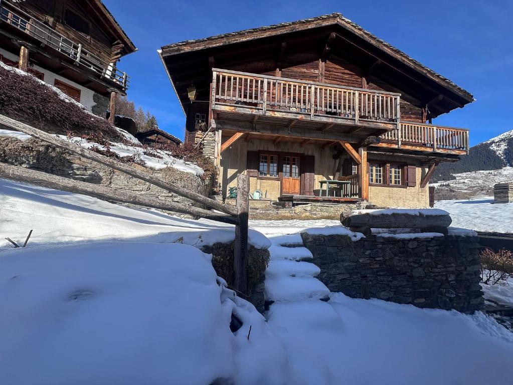 Chalet Le Zirizui - Authentique refuge alpin avec vue imprenable - 3