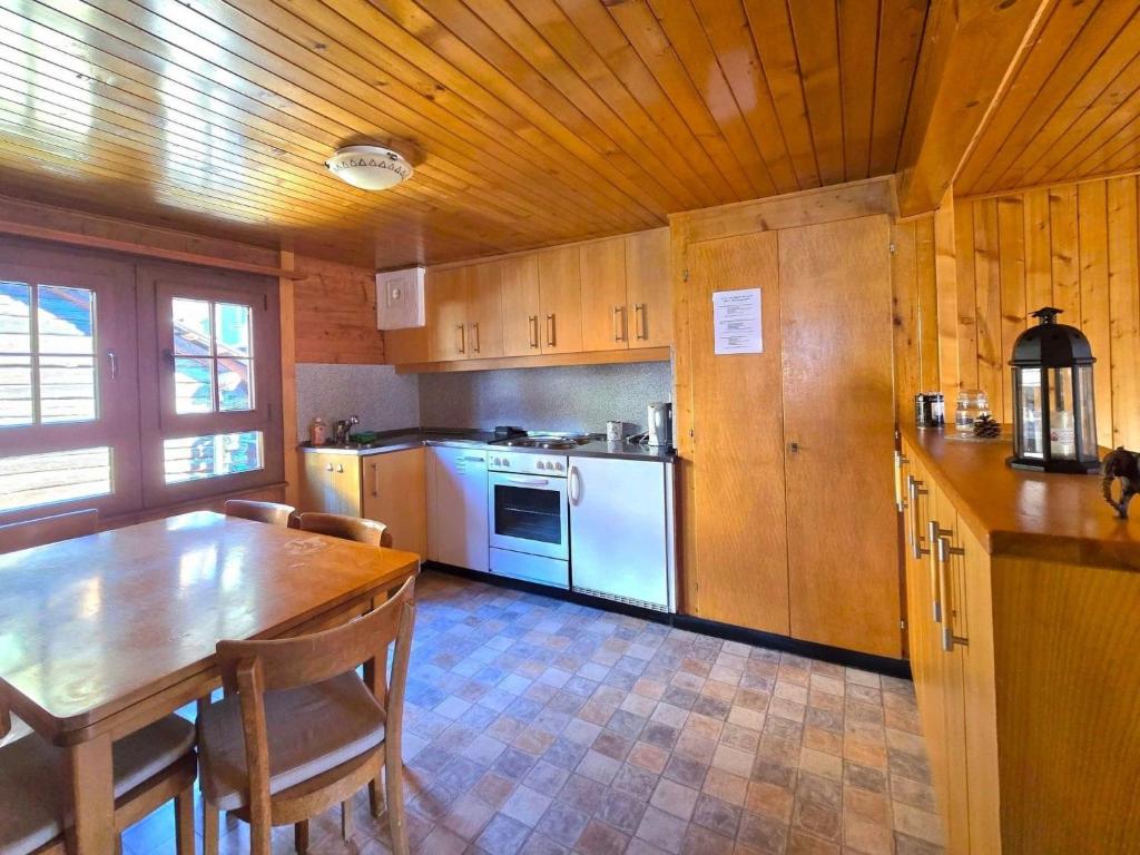 Apartment Typische Wohnung Le Ver Luisant- Val d'Hérens by Interhome - 5