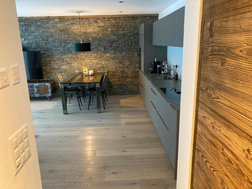 Apartment Riverside Astoria 3-5 Parterre-Whg by Interhome - 3