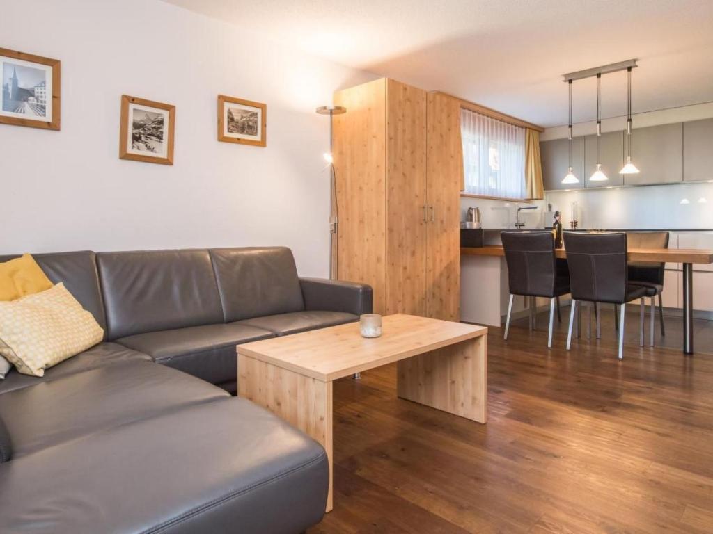 Apartment Top Ferienwohnung Breithorn - SkiIn-SkiOut by Interhome - 2