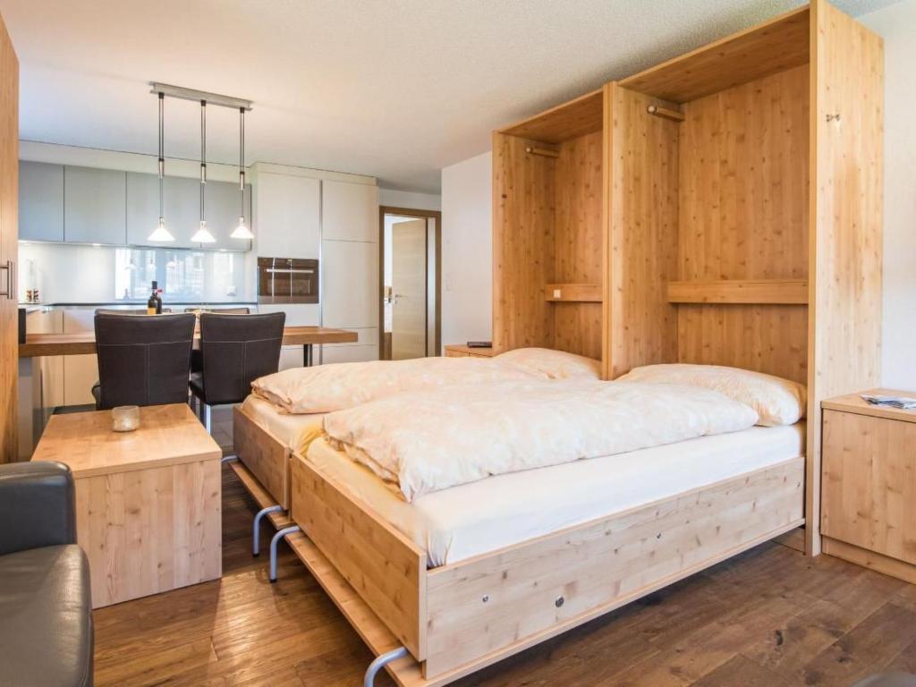 Apartment Top Ferienwohnung Breithorn - SkiIn-SkiOut by Interhome - 4