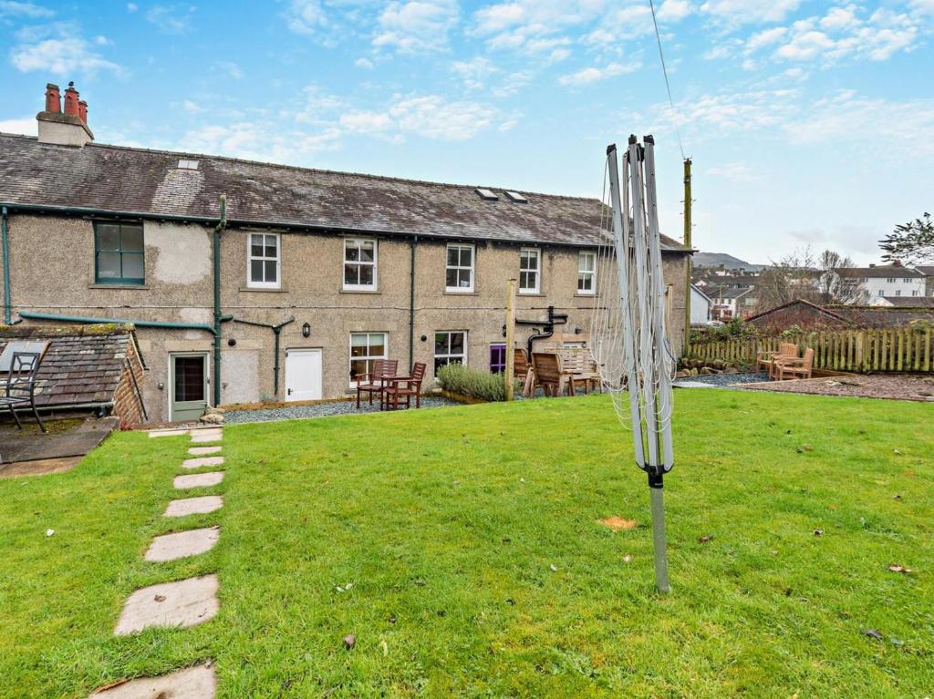 2-Bed Cottage in Keswick photo 6