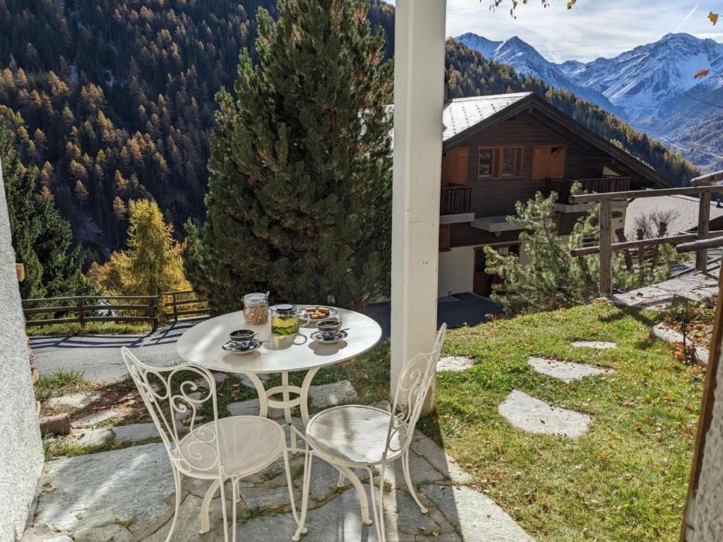 Holiday Home Chalet Le Griffon by Interhome - 5