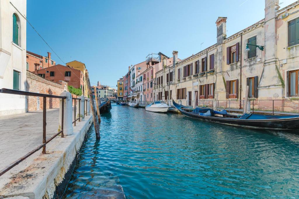 Venice Royal Residence - 5 min from Train Station & Private Parking - 5