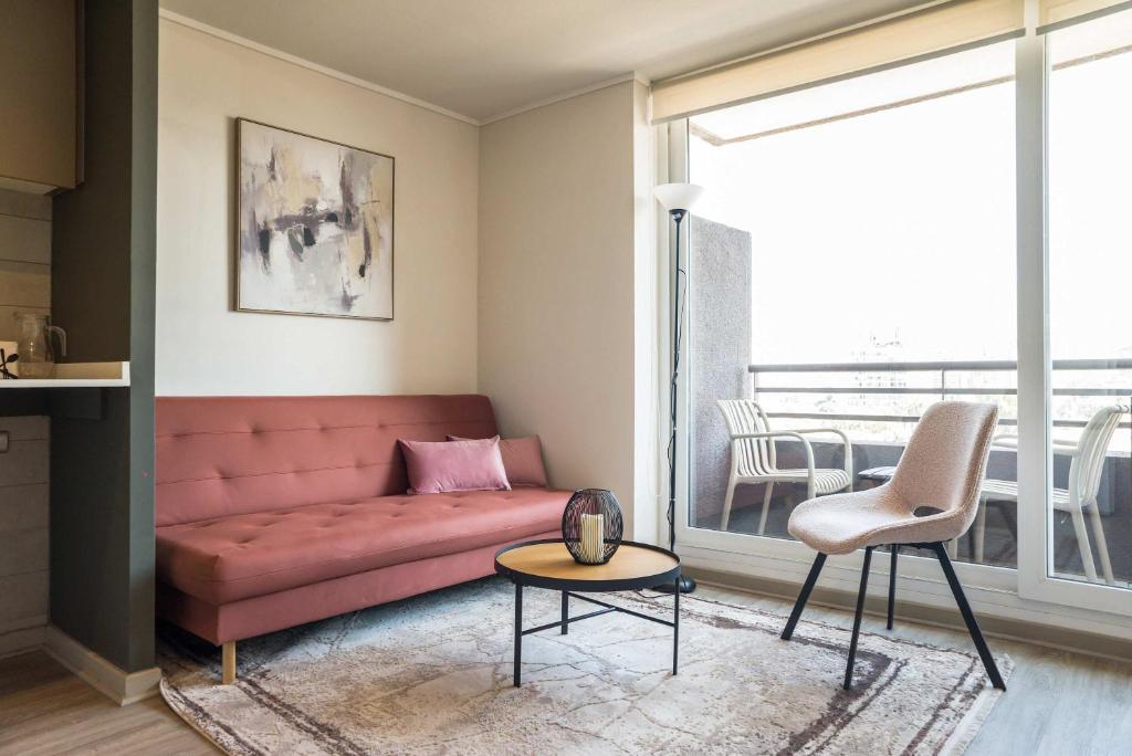 Chic 2BR Apt in Nunoa with Balcony for 5 - 3