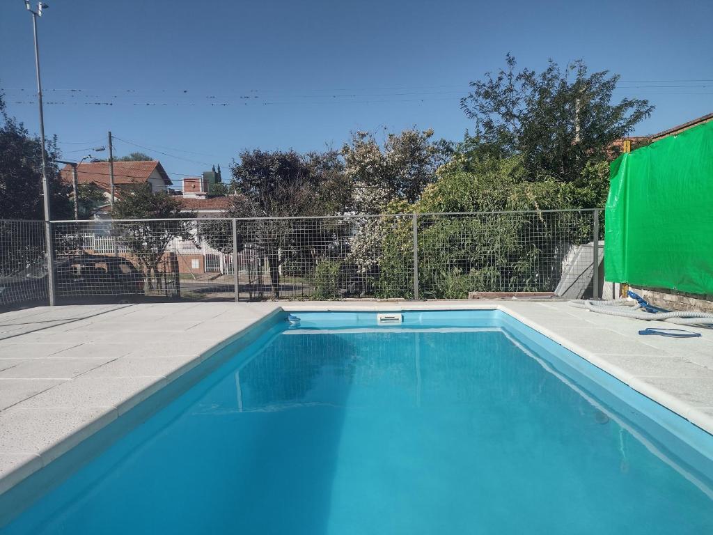 Refugio Serrano Carlos Paz parque y pileta privada - 1