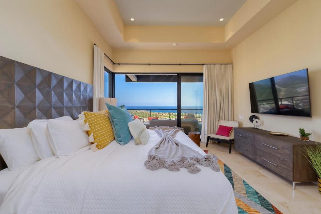 Lavish Penthouse at Quivira Los Cabos - 4