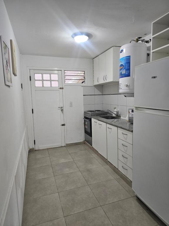 Departamento frente a la costa en excelente ubicación, contrato temporal ,servicio de limpieza NO incluido - 2