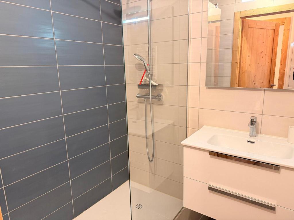 Appartement moderne, proche centre et téléphérique - FR-1-464-262 - 3