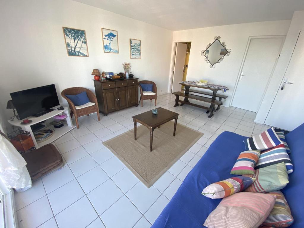 Charmant T2 avec balcon, parking inclus, proche plage et commerces - FR-1-474-291 - 3