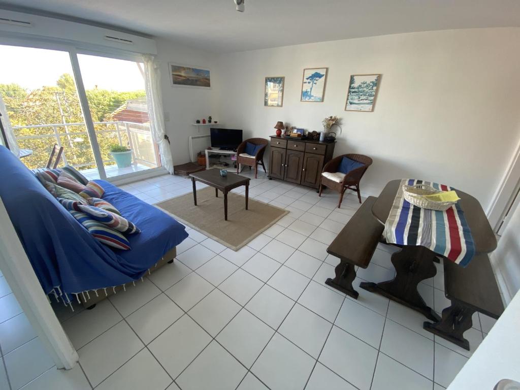 Charmant T2 avec balcon, parking inclus, proche plage et commerces - FR-1-474-291 - 4