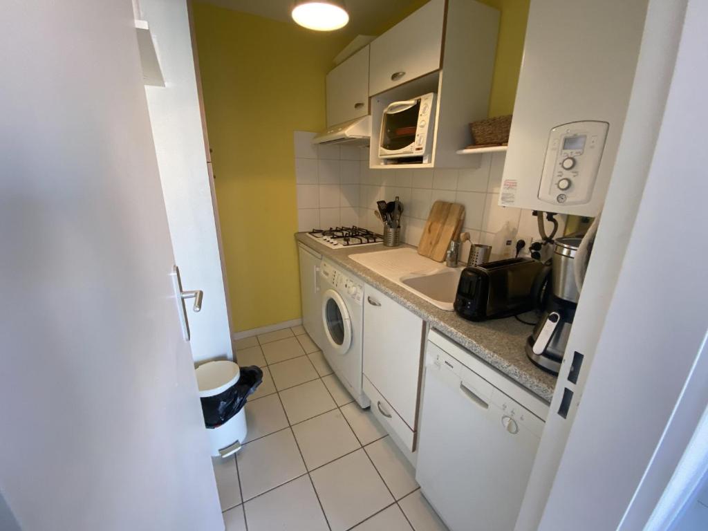 Charmant T2 avec balcon, parking inclus, proche plage et commerces - FR-1-474-291 - 5