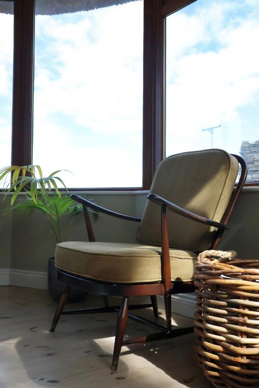 Exterior view, Storytellers Cottage in Doolin