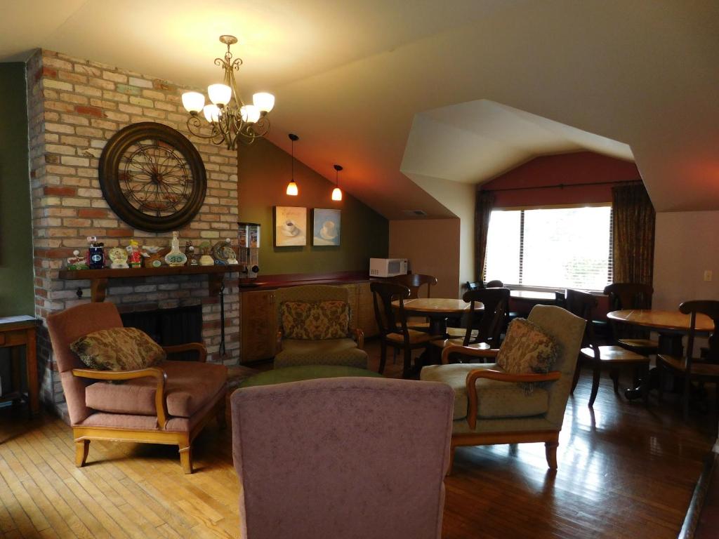 Pacific Gardens Inn photo