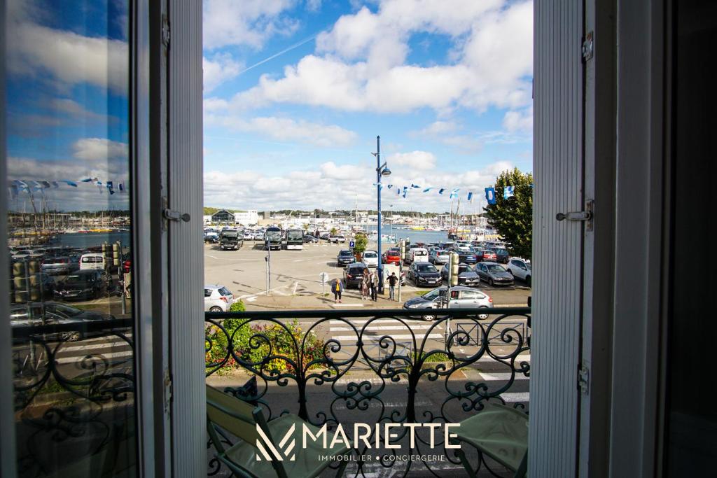 -BOSCO- Elegant T3 avec balcon et vue sur le port - 2