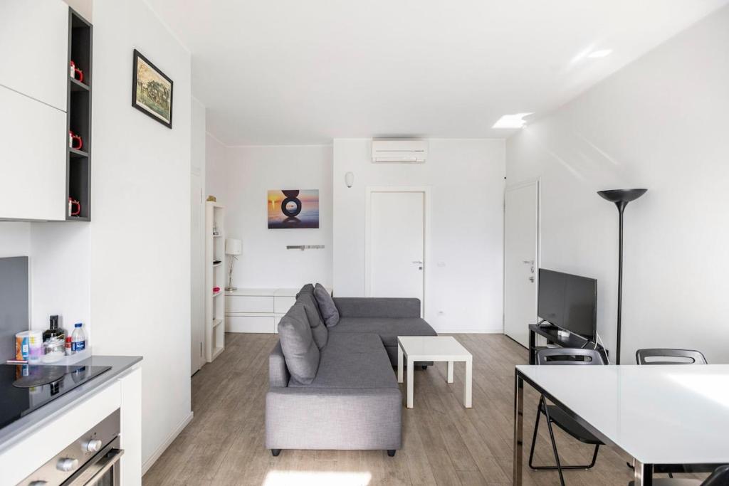 Lovely apartment very near Zara metro station M3M5 - 1