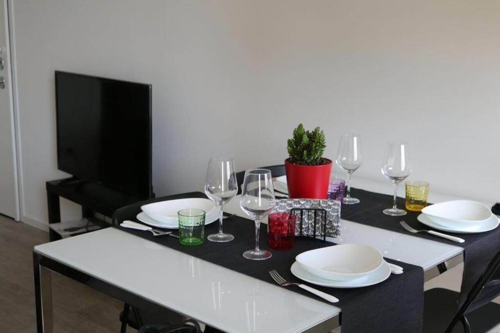 Lovely apartment very near Zara metro station M3M5 - 2