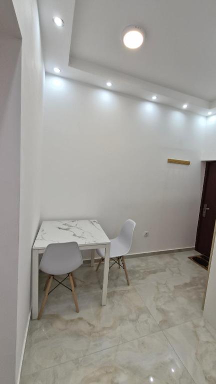 Belgrade Beauty Apartment - 4