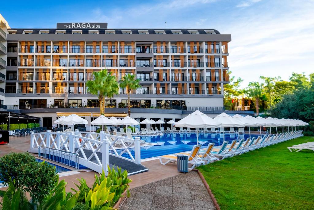 The Raga Side Ultra All Inclusive