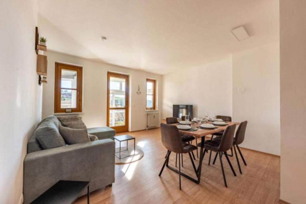 Komfortable 2 BR Ferienwohnung direkt in Riegersburg Ruhe & Genuss - 1