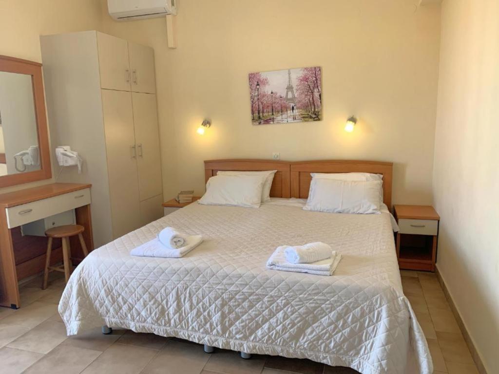 Dionysios Studios — Hotel rooms in Skala (Kefalonia), Ionian Islands