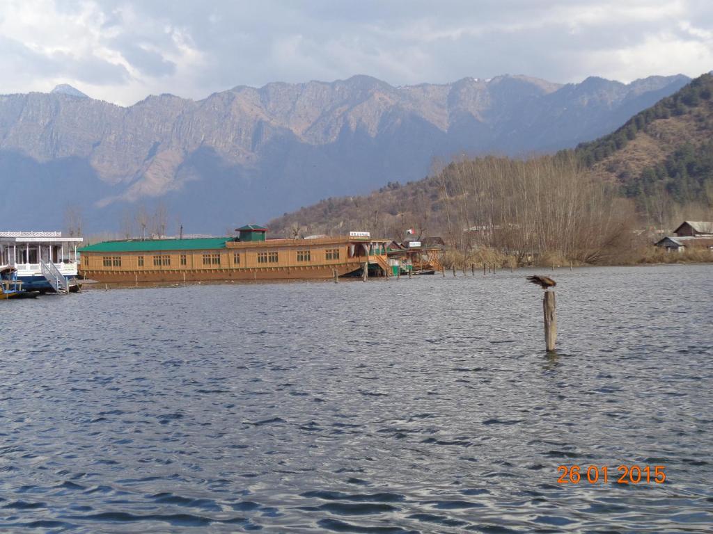 Houseboat Rah kashmir 전경