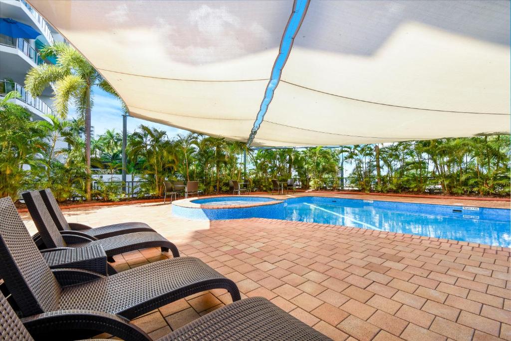 スイミングプール