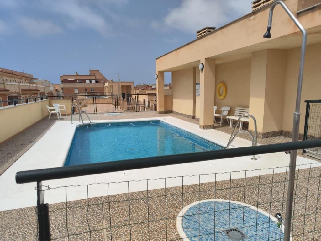 Apartamento con piscina a 200 metros de la playa - 4
