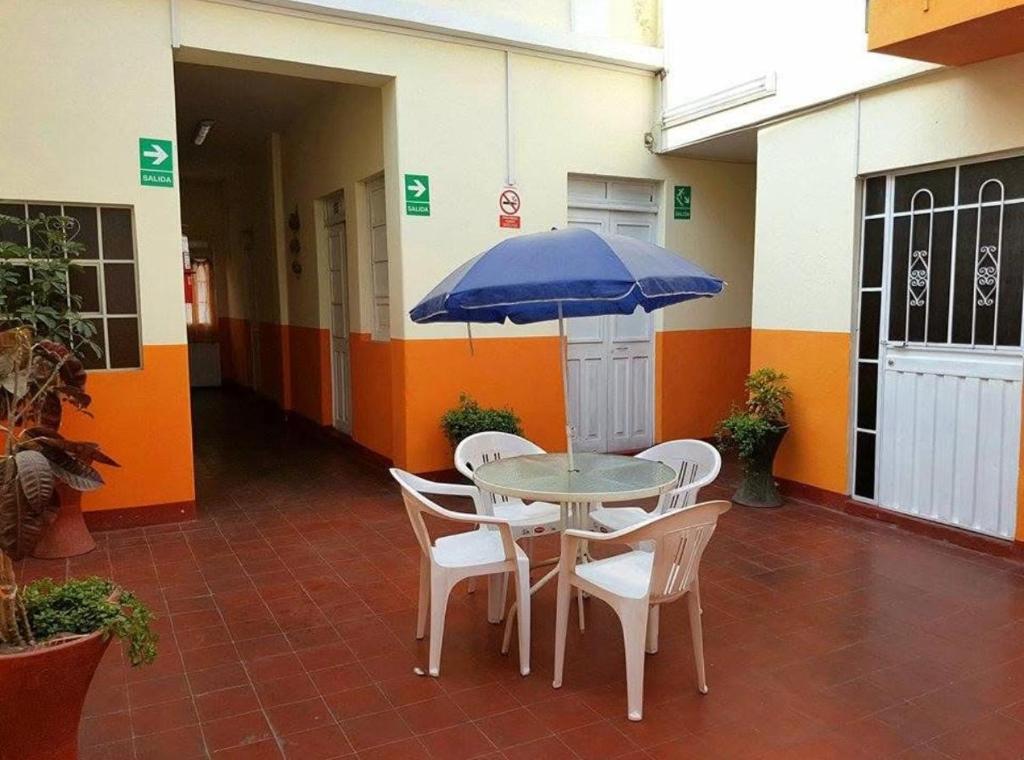 Hostal HUAROS - 2