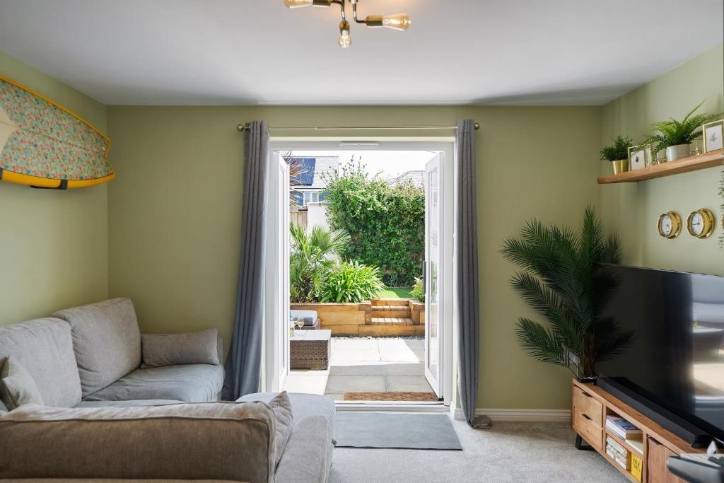Stylish Home with Private Garden, Newquay photo 2