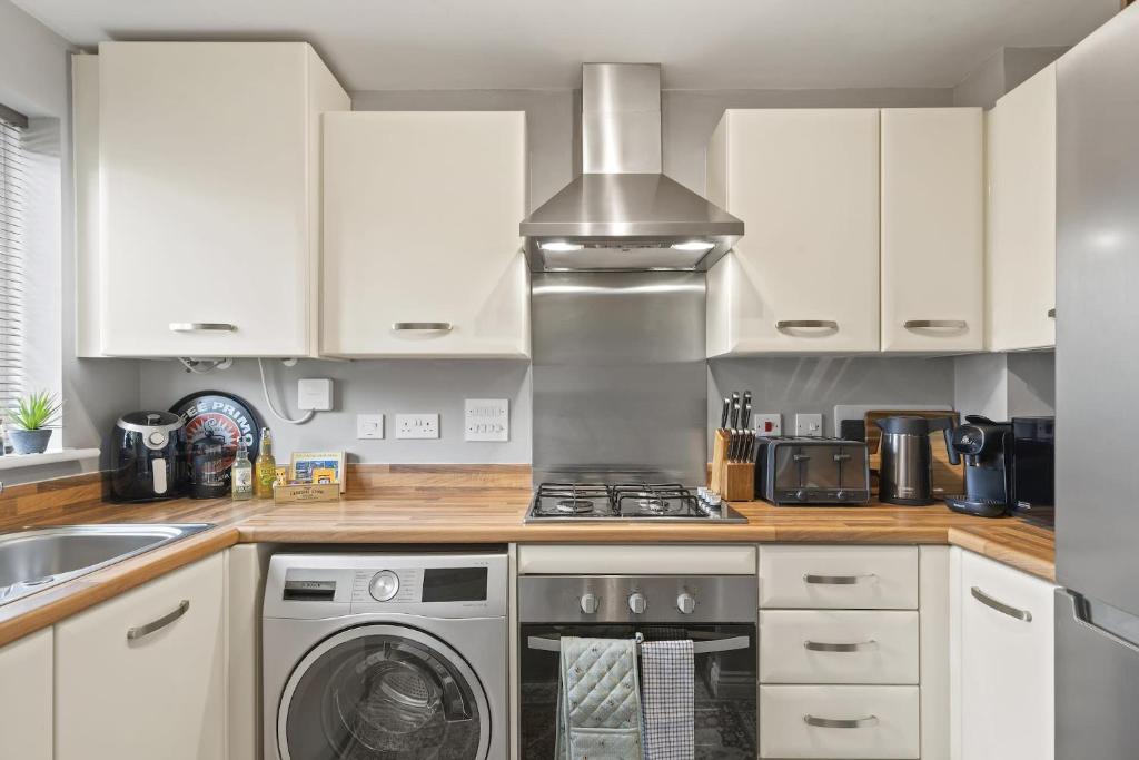 Stylish Home with Private Garden, Newquay photo 6