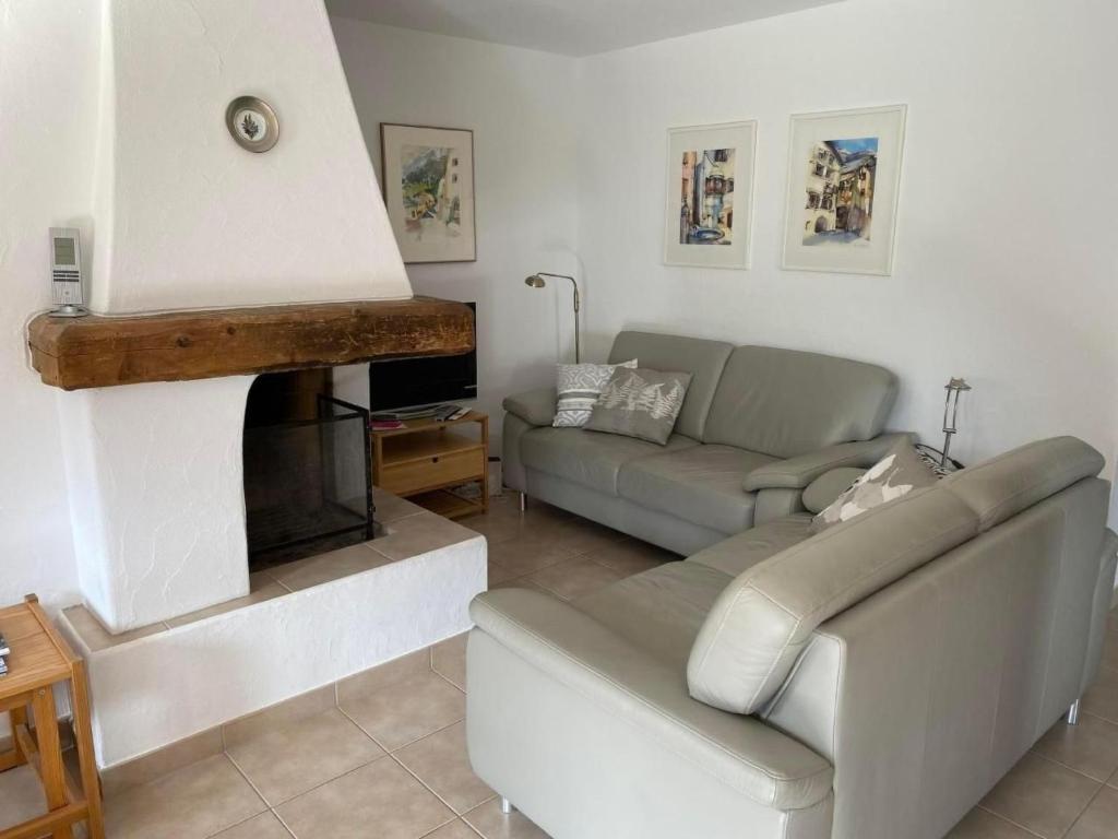Apartment Chesa Engel by Interhome - 3