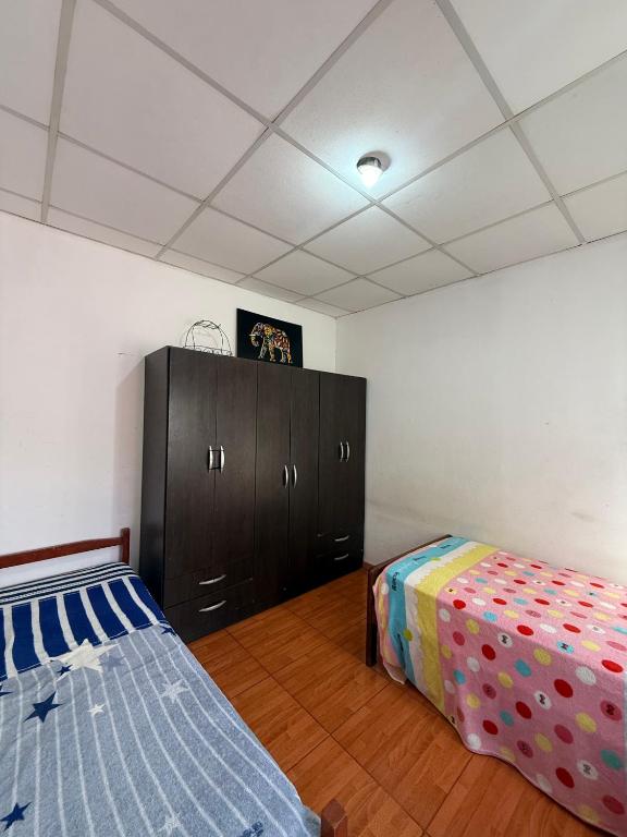 Casa familiar con piscina a 10 minutos del centro - 3