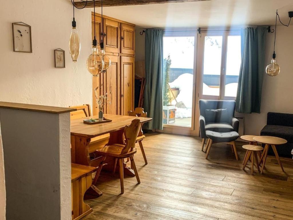 Apartment mit Panoramablick in die Bergwelt by Interhome - 3