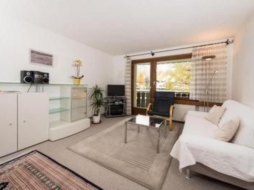 Apartment Chesa Margretta by Interhome - 4